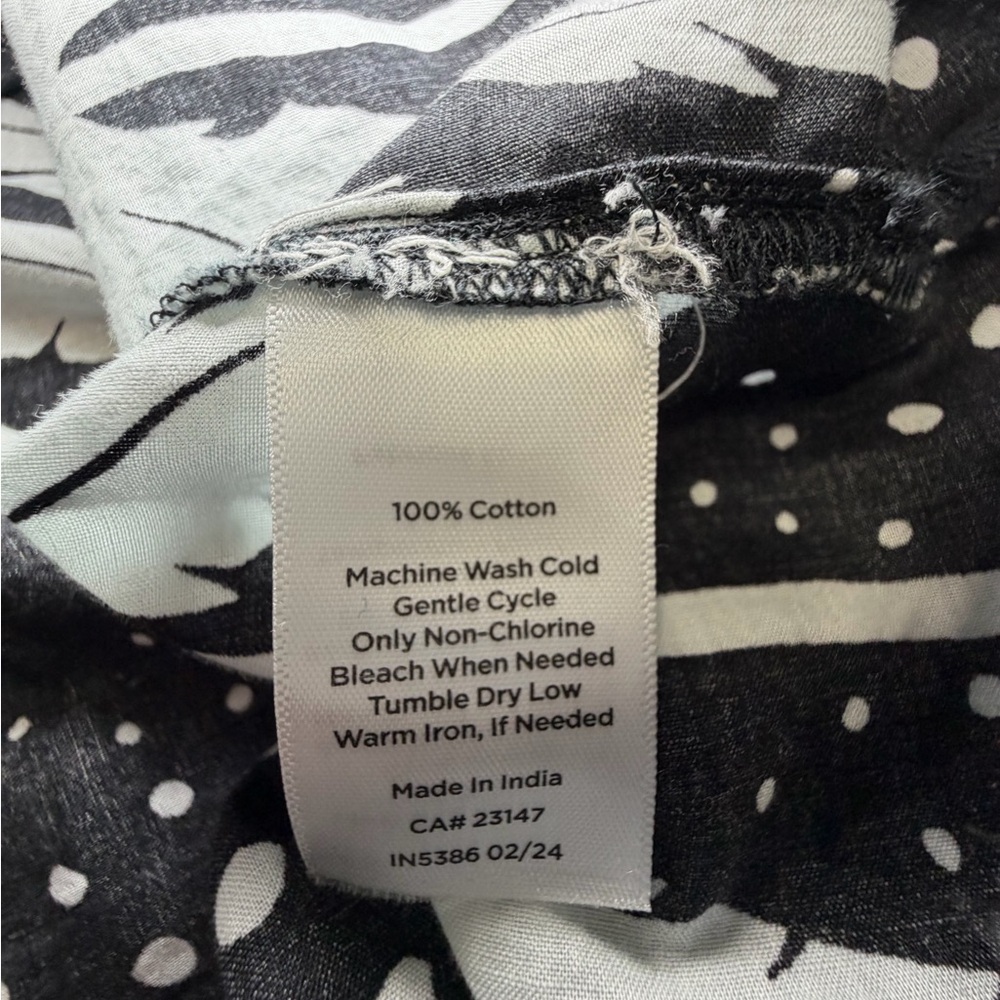 Talbots Black and White Sleeveless Tropical Print Top - Picture 5 of 5
